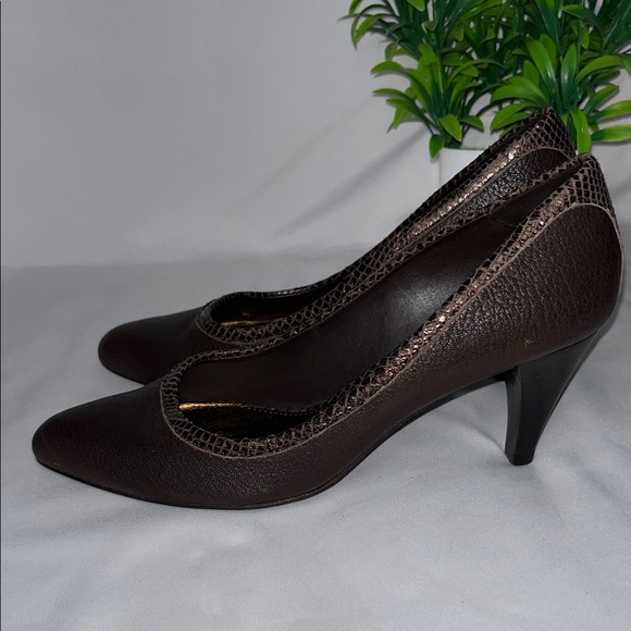 ChicLeather Women's Heels used good condition - Picture 7 of 16
